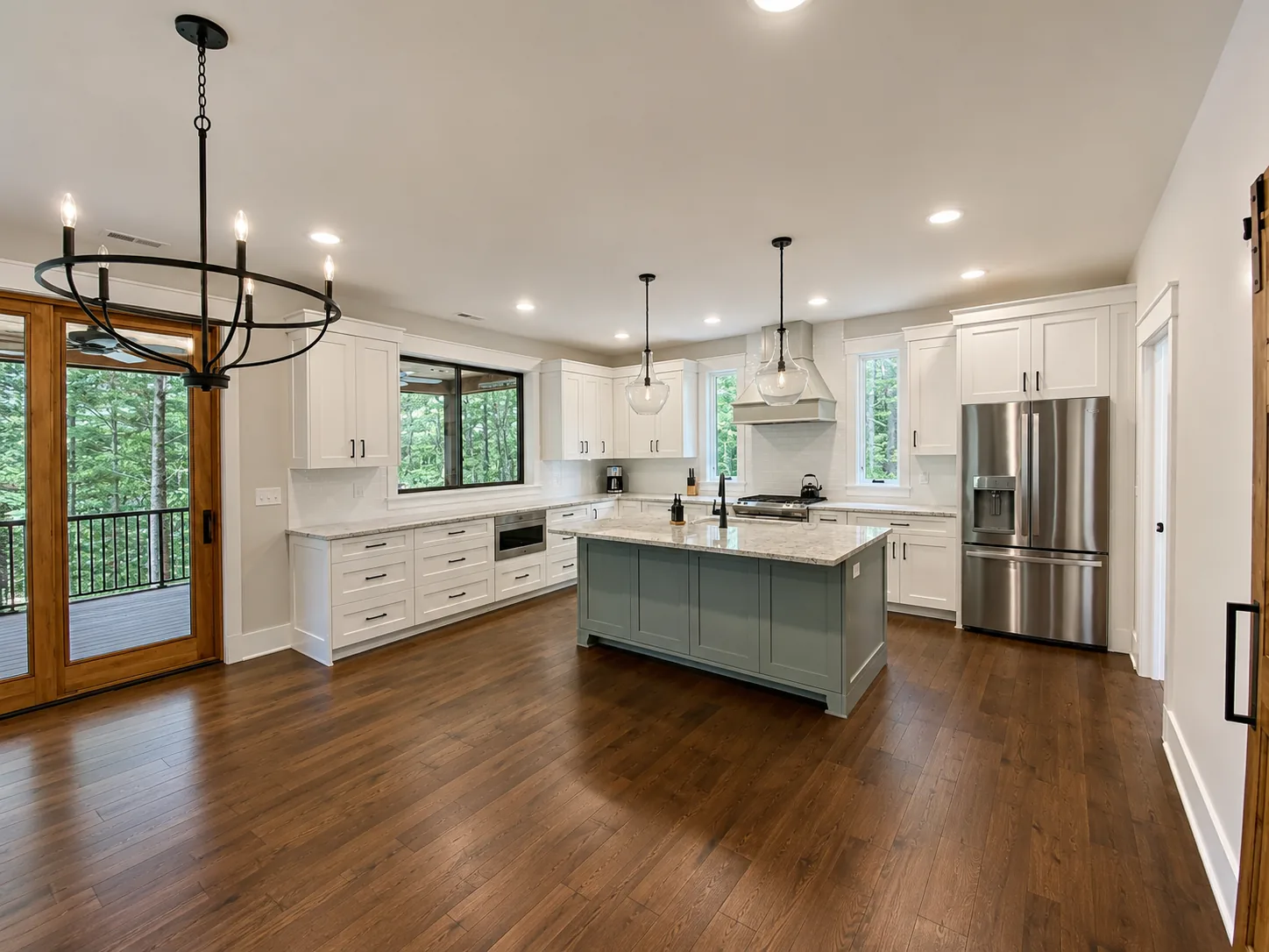 Custom kitchen in a custom home built by Higgins Building Group in Western North Carolina