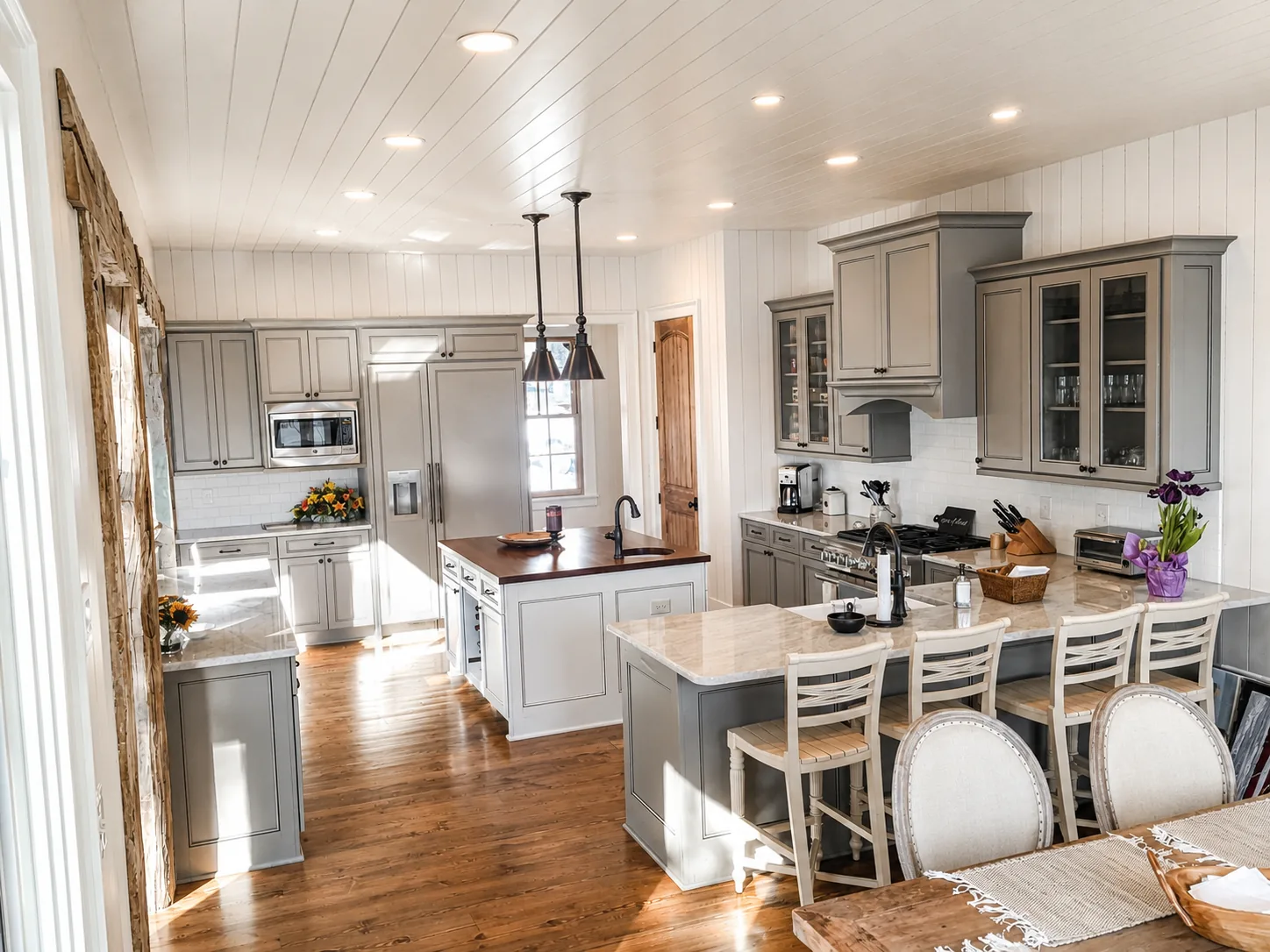 Custom kitchen in a custom home built by Higgins Building Group in Western North Carolina