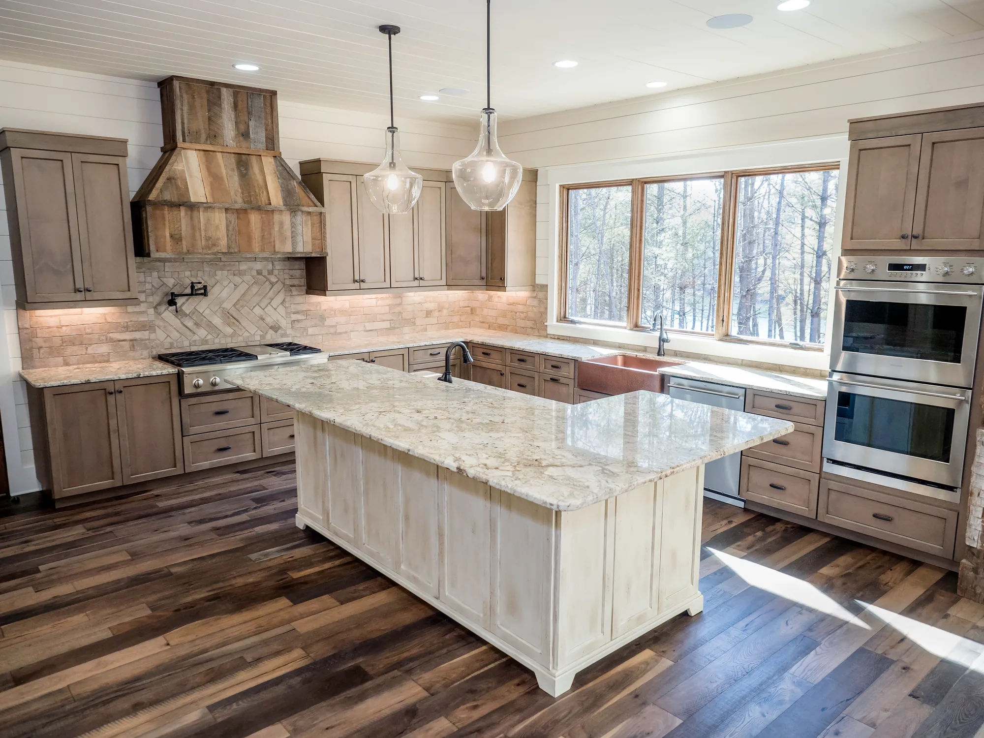 Custom kitchen in a custom home built by Higgins Building Group in Western North Carolina