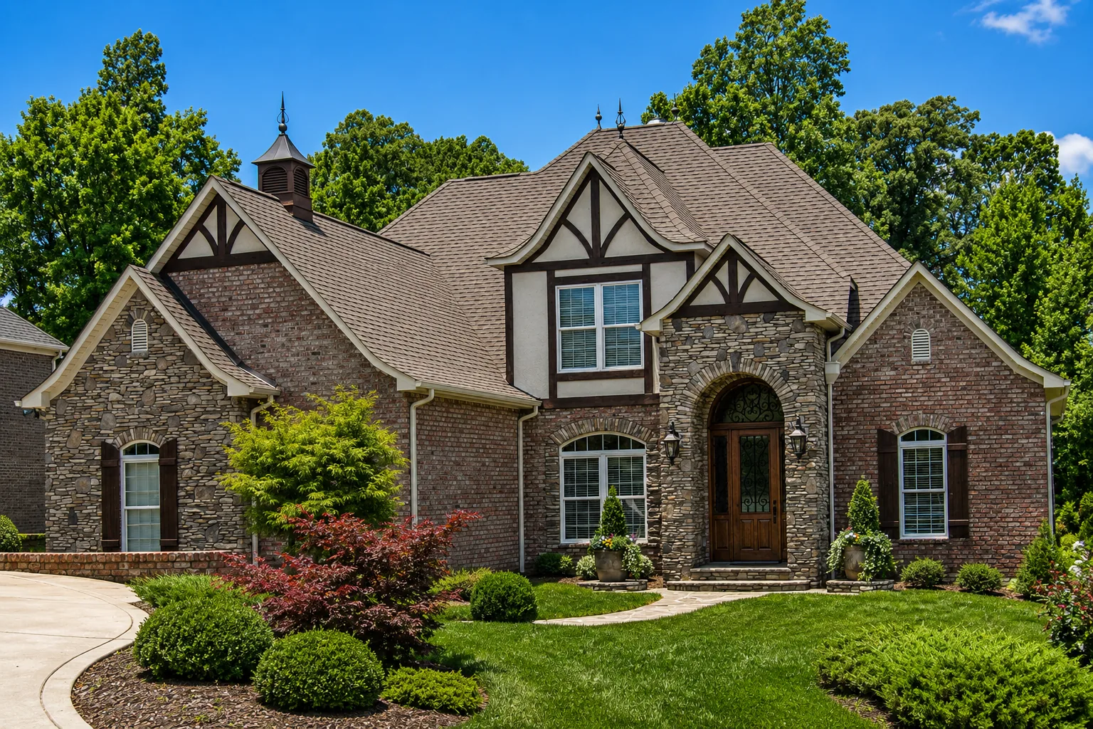Custom luxury home exterior built by Higgins Building Group in Western North Carolina