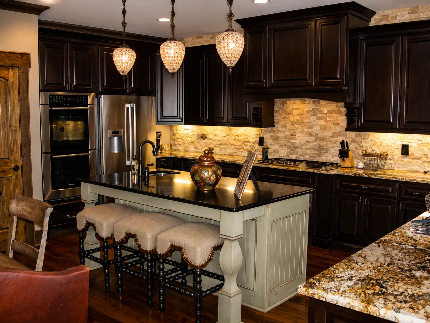 Custom kitchen in a custom home built by Higgins Building Group in Western North Carolina